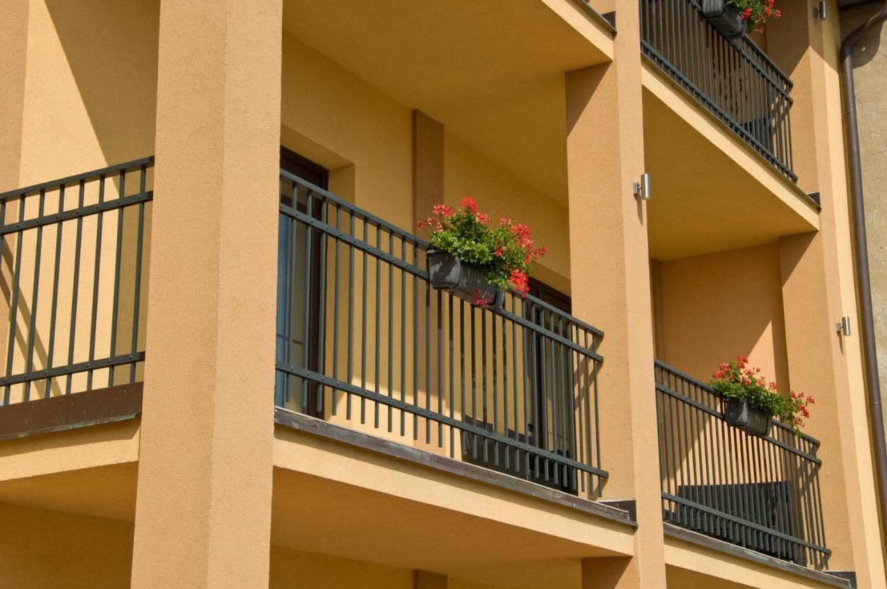 Hotel Lidovy Dum Bzenec Exterior photo